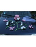 Composition florale pour la voiture de mariage thème vert et rose