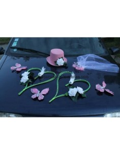 Composition florale pour la voiture de mariage thème vert et rose