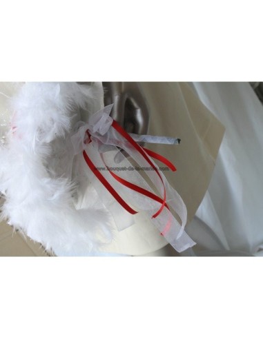 Bouquet de mariée Rond thème rouge avec roses, perles et plumes