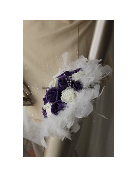 Bouquet de mariée Rond thème violet et blanc avec plumes et perles