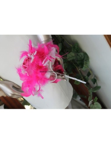 BOUQUET MARIÉE AVEC PLUMES ET PERLES COULEUR BLANC ET FUCHSIA PERLÉ