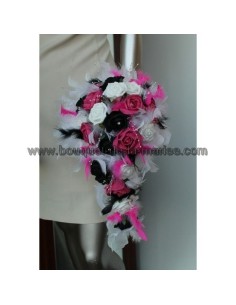 Bouquet marié cascade thème blanc et noir avec fuchsia et plumes 2