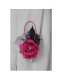 Boutonnière pour mariage thème fuchsia/noir avec plumes et diamants
