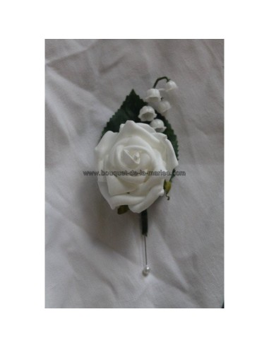 Boutonnière mariage rose blanc et muguet feuillage