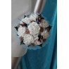 Bouquet de Mariée Rond thème Voyage avec plumes, perles et roses