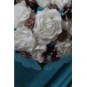 Bouquet de Mariée Rond thème Voyage avec plumes, perles et roses