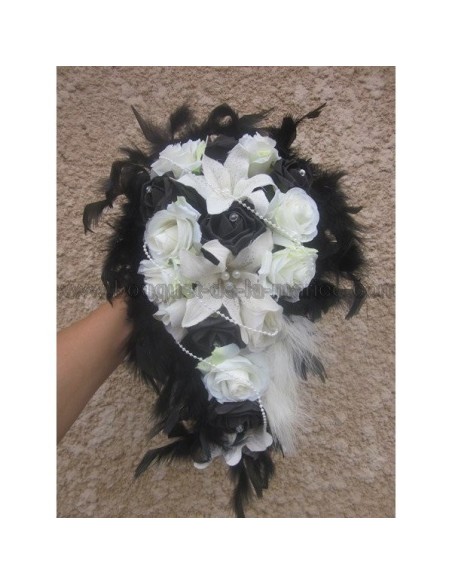 Lot: Bouquet mariée, boutonnières et bracelets noir plumes Lot: Bouquet mariée, boutonnières et bracelets noir plumes