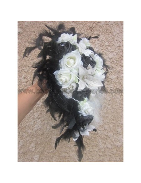 Lot: Bouquet mariée, boutonnières et bracelets noir plumes Lot: Bouquet mariée, boutonnières et bracelets noir plumes