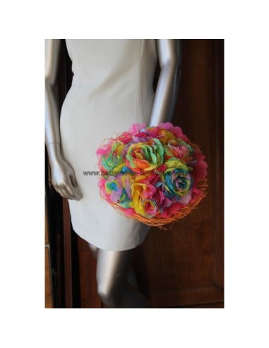 UNIQUE Bouquet de mariée rond thème ''arc en ciel'' roses, perles et  tulle