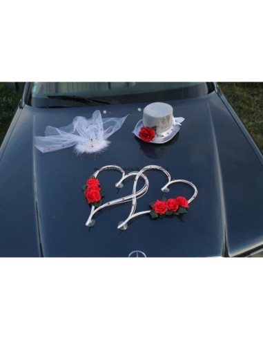 Splendide décoration de voiture de mariage thème rouge et argent