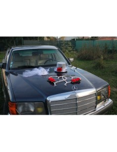 Splendide décoration de voiture de mariage thème rouge et argent 2
