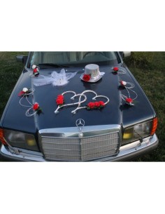 Décoration de voiture de mariage thème rouge, blanc et argent 2