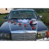 Splendide décoration de voiture de mariage thème rouge et argent