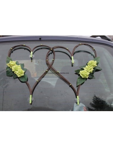 Décoration voiture mariage en cœur chocolat et vert anis