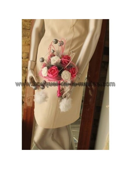 Majestueux Bouquet Mariée thème fuchsia, blanc, boules rotin