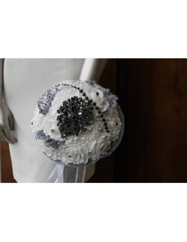 UNIQUE Bouquet de mariée fait main noir, blanc broche et strass!