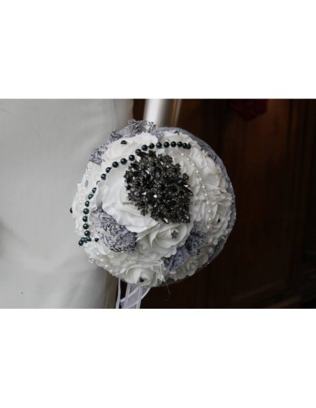 UNIQUE Bouquet de mariée fait main noir, blanc broche et strass!