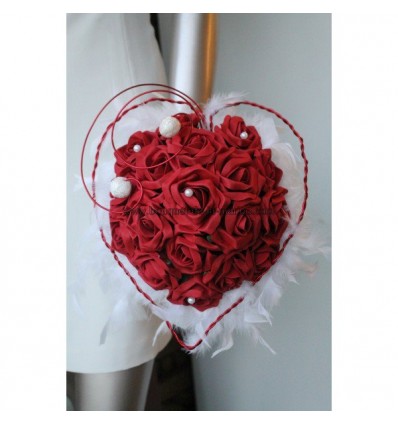 Bouquet de mariée, boutonnière thème "cœur" avec roses et plumes