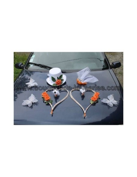 Décoration de voiture pour mariage: avec: chapeau, voile, coeurs orange