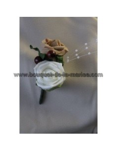 Boutonnière mariage blanc, caramel et chocolat perlé