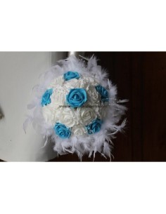 Bouquet pour mariage thème turquoise et blanc avec plumes et roses