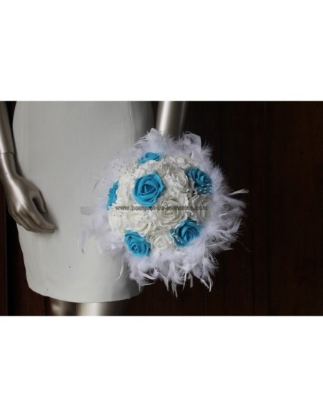 Bouquet pour mariage thème turquoise et blanc avec plumes et roses