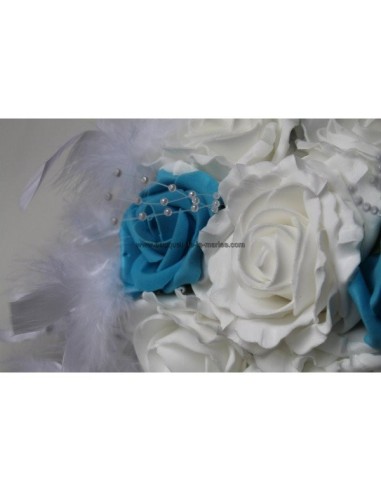 Bouquet pour mariage thème turquoise et blanc avec plumes et roses