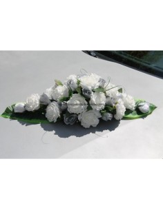 Décoration pour voiture de mariage roses ivoire et gris argenté