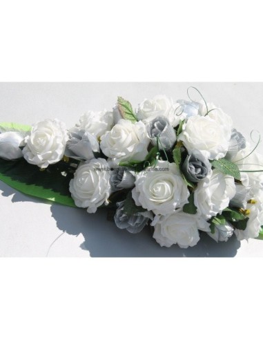 Décoration pour voiture de mariage roses ivoire et gris argenté