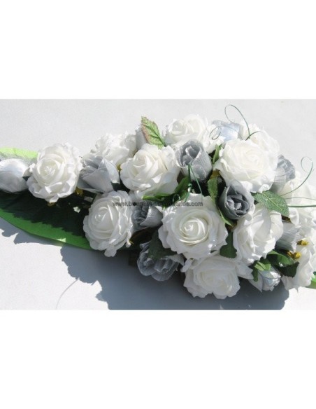 Décoration pour voiture de mariage roses ivoire et gris argenté
