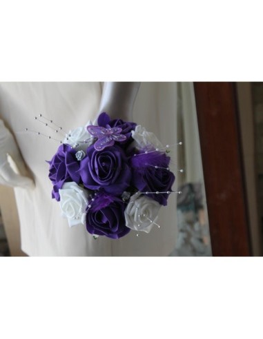 Bouquet demoiselle d'honneur thème violet avec plumes et perles