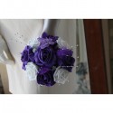 Bouquet demoiselle d'honneur thème violet avec plumes et perles