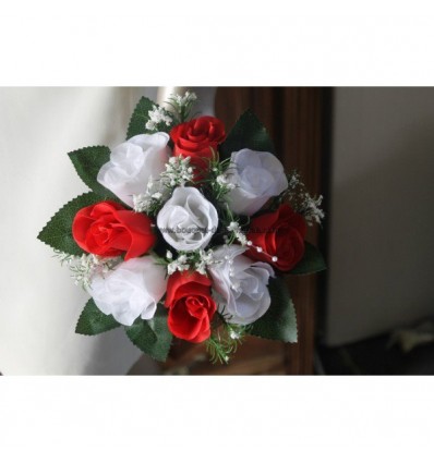 Bouquet demoiselle d'honneur roses rouge et blanc gypsophile