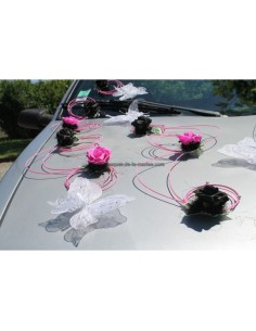 Décoration voiture mariage thème Fuchsia et noir avec papillon 2