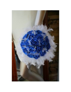 Bouquet de mariée rond roses et diamants bleu roi / royal 2