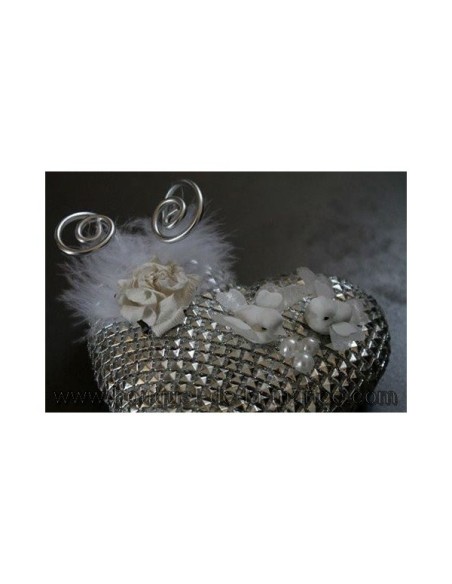 Coussin d'alliances mariage cœur blanc et argent colombes
