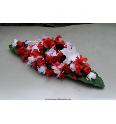 Gerbe composition florale voiture mariage noir, blanc et rouge perlé