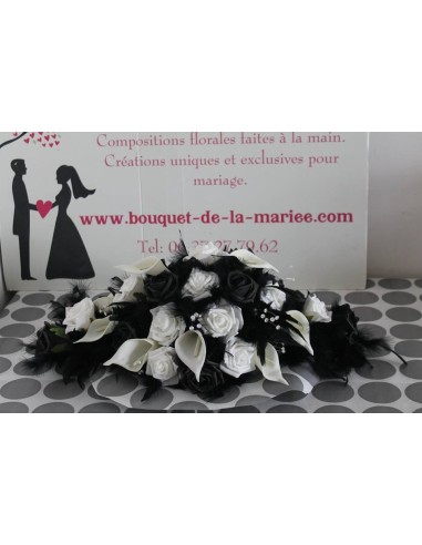 Centre de table pour mariage couleur noir et blanc avec des arums