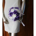 Bouquet de mariée Rond couleur violet et blanc avec plumes, strass et perles