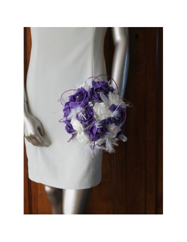 Bouquet de mariée couleur violet et blanc avec plumes, strass et perles