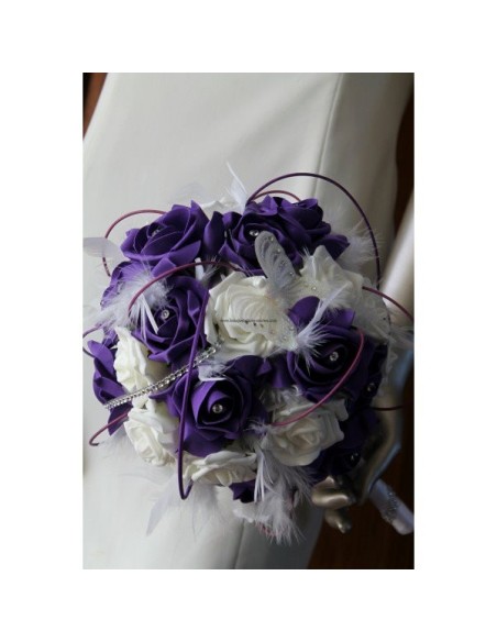Bouquet de mariée couleur violet et blanc avec plumes, strass et perles