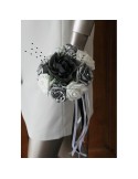 Bouquet demoiselle d\'honneur roses noires gris argenté et blanc