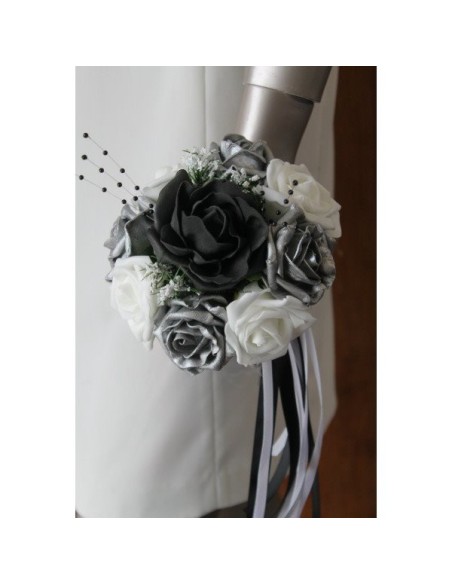 Bouquet demoiselle d'honneur roses noires gris argenté et blanc Bouquet demoiselle d'honneur roses noires gris argenté et blanc