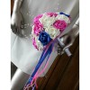 Bouquet Mariée Rond thème bleu roi, fuchsia et blanc perles