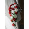 Bouquet de Mariage Tombant avec des roses rouges et blanches
