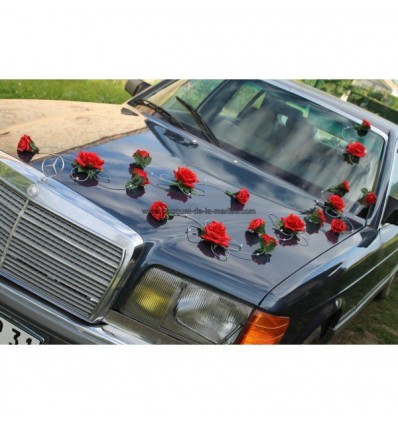 6 compositions florales voiture mariage roses: rouge et gris argenté