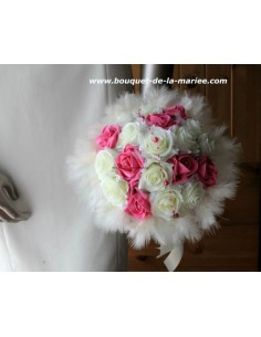 Bouquet de mariée Rond fuchsia avec Roses, Plumes, Perles