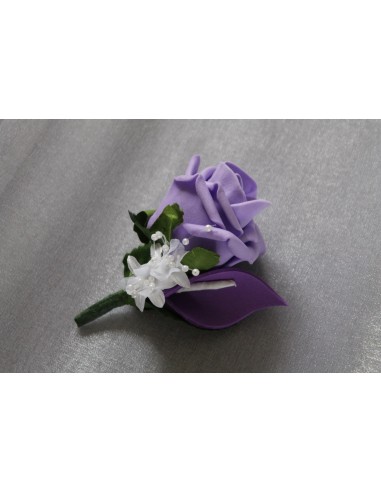 Bouquet de mariée tombant arums parme, des roses et lys perlé