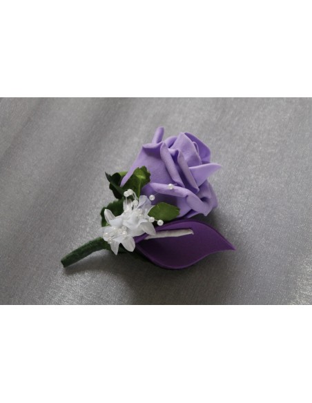 Bouquet de mariée tombant arums parme, des roses et lys perlé