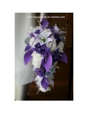 BOUQUET DE MARIÉE TOMBANT ARUMS VIOLET, DES ROSES ET LYS PERLÉ